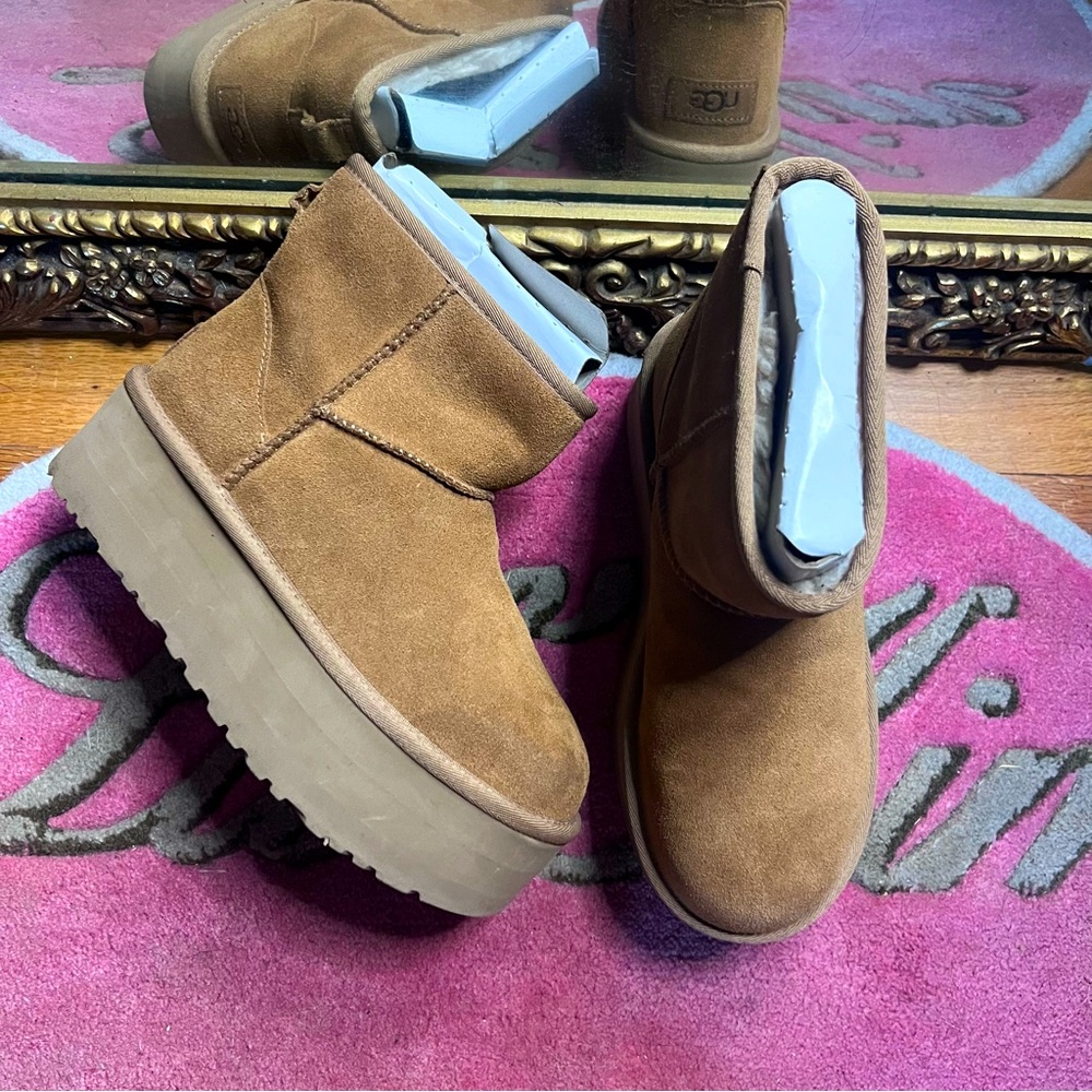 UGG PLATFORM CLASSIC MINI IN CHESNUT